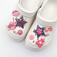 Breloques de sabot de dessin animé mignonnes, décoration artisanale en résine Kawaii, boucle florale, chaîne de perles, accessoires pour jeune fille