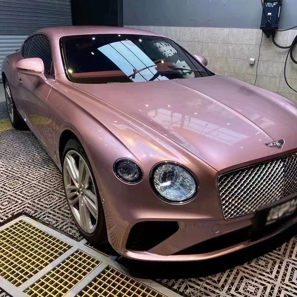 สีชมพูเร่าร้อน