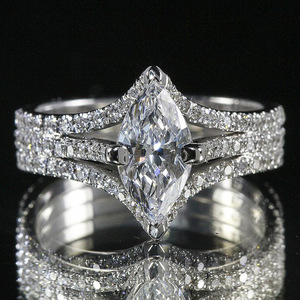 Anello Geometrico Impilabile Marquise, Design Creativo per Donne - Product Image 1