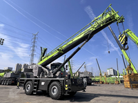 Grue tout-terrain ISO-ZRT500V432 50T 39m homologuée ISO pour le levage de modules de plateformes offshore et les travaux de maintenance de raffineries