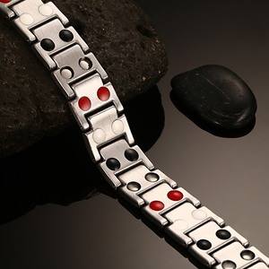 Pulsera magnética de acero inoxidable para hombre y mujer, pulsera magnética de acero inoxidable 4 en 1 con bioelementos - Product Image 5