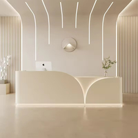 Bureau de réception moderne, durable, écologique et de haute qualité pour salon de beauté, immeuble de bureaux, hôtel, bar à domicile