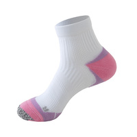 Chaussettes de sport athlétiques personnalisées OEM pour hommes et femmes, avec semelle en tissu éponge amortissante, soutien de la voûte plantaire, anti-ampoules et maille respirante