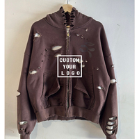 Sweat à capuche zippé pour homme, style streetwear, avec logo personnalisé, marron délavé vintage, effet usé, manches en maille gaufrée, coupe courte et carrée, déchiré