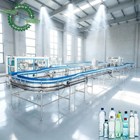 Ligne de production d'eau minérale à économie d'énergie CGF50-50-15 24000BPH avec souffleur RO et palettiseur 3-en-1 pour boissons