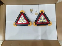 Triangle d'avertissement réfléchissant d'urgence pour voiture TROJKAT OSTRZEGAWCZY LED LATARKA LAMPKA POWER BANK