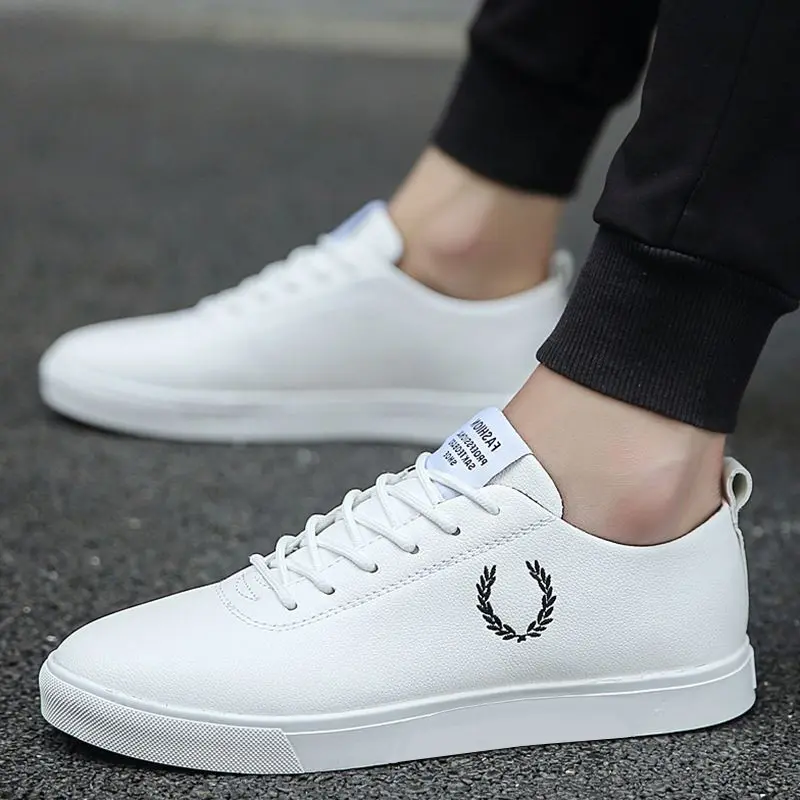 White and black color man shoes 2022 spring shoes men casual sneakers