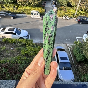 Obelisco de Cuarzo Pulido con Cristal Natural de Rubí Zoisite, Brillante bajo Luz UV, para Decoración del Hogar, Venta al por Mayor - Product Image 2