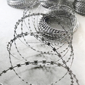 Clôture en fil barbelé galvanisé en acier inoxydable <span class=keywords><strong>pour</strong></span> la sécurité des frontières - Product Image 1