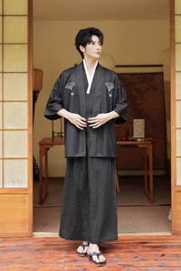 Ensemble de kimono japonais vintage, costume traditionnel formel pour hommes, costume de cosplay, vêtements de samouraï, tenue à jupe longue rayée pour hommes - Product Image 4