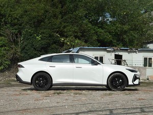 2025 Changan Uni V Sport Auto nouvelle berline FWD R18 pneu ACC régulateur de vitesse Turbo moteur Euro VI cuir alliage d'aluminium gauche - Product Image 5