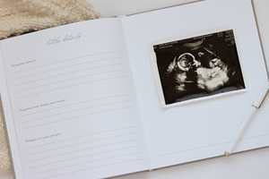 Diario di Gravidanza Personalizzato in Lino Color Avena, <span class=keywords><strong>Libro</strong></span> dei Ricordi per Foto e Traguardi del Bambino con Stampa in Lamina d'Oro, Qualità da Stiletto - Product Image 4