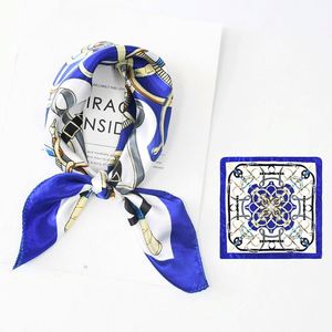 Écharpes carrées en polyester et soie de 50 cm avec logo personnalisé et motif floral, tendance, pour femmes, vente en gros YKH0084 - Product Image 5