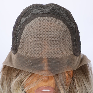 2026 TIKTOK Tendance Explosive Perruque 13*4 Lace avec Mèches Dorées Camel Cheveux Ondulés Bouclés en Fibre Synthétique SM9204B - Product Image 4
