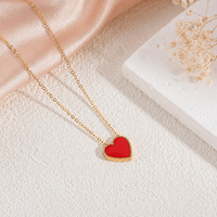 Collier Cœur en Acier Inoxydable Plaqué Or 18K avec Pendentifs Délicats en Nacre et Onyx Noir pour Femme – Vente en Gros, Anti-ternissement