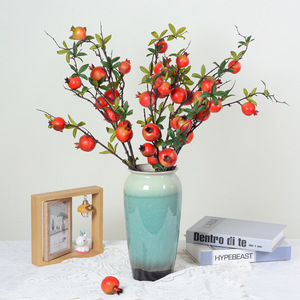 Rama de Granada Artificial Flower Delight, Fruta Artificial de 5 y 8 Cabezas con Hojas, Decoración para el Hogar, Accesorio de Fotografía - Product Image 1