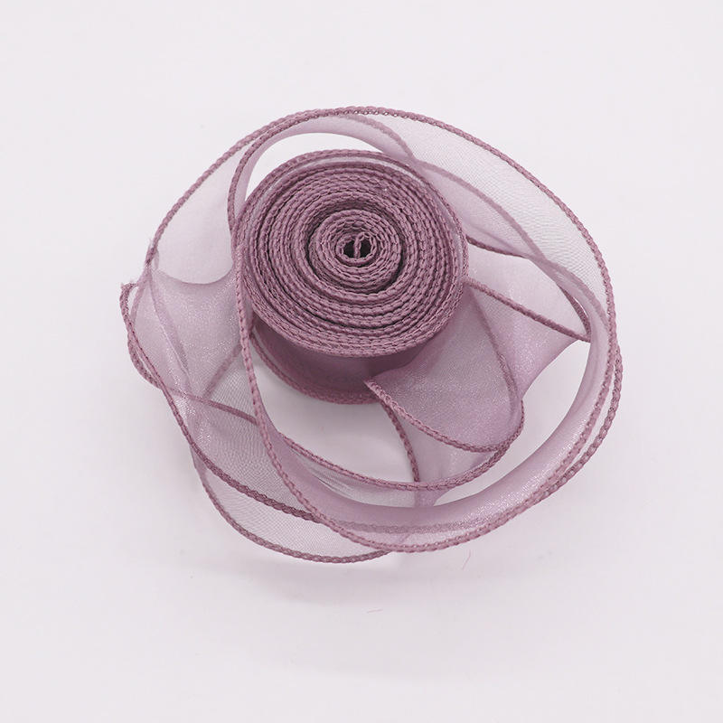 สีม่วงแดงเข้ม