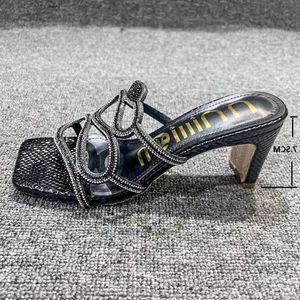 Sandalias de Tacón Doradas con Diseño de Serpiente, Elegantes para Mujer, Tacones de Aguja Sexys para Verano 2024 - Product Image 2