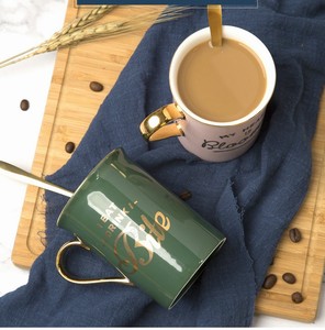 taza con asa dorada y cuchara con tapa - Product Image 5