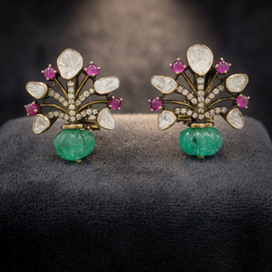 Exquisito conjunto de aretes con diseño floral en oro sólido de 18 quilates con detalles de rubí y esmeralda en la parte inferior, joyería fina hecha a mano para mujer. - Product Image 2