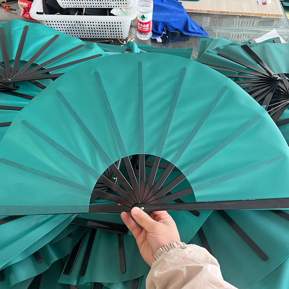 สีเขียว