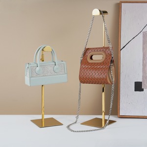 Support de présentation de sac à main, sac à dos, sac à main, en acier inoxydable doré de luxe moderne avec logo personnalisé, pour comptoir réglable - Product Image 3