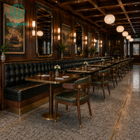 Meubles de restaurant haut de gamme Ron Group, table carrée en bois, banquette capitonnée à dossier haut, chaise ergonomique avec structure en bois