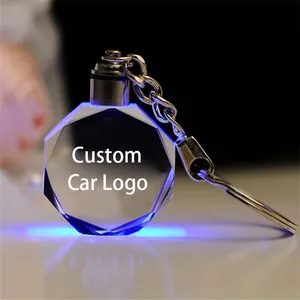 Chaveiro de carro com logotipo 3D personalizado por atacado em vidro de cristal com impressão UV e tema de amor esculpido em cristal LED
