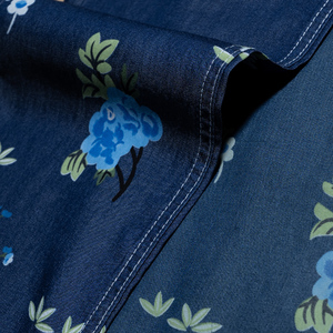 Tela Vaquera Ecológica con Estampado de Rosas Azules, 100% Lyocell, Color Floral Tonal Intenso y Duradero, Personaliza Tu Propio Diseño para Niñas - Product Image 5