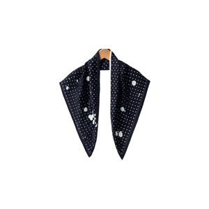 Sciarpa triangolare multifunzionale 135x60 cm con design a pois per donna - Product Image 2