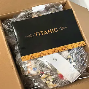 带盒电影系列10294泰坦尼克号船海盗Moc模块化积木积木益智玩具圣诞礼物9090件