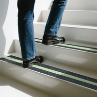 Xuri Sécurité Antidérapant Marches d'Escalier Glow in the Dark Antidérapant Ruban Lumineux Adhésif Papier Autocollant pour Marqueurs de Sécurité Escaliers