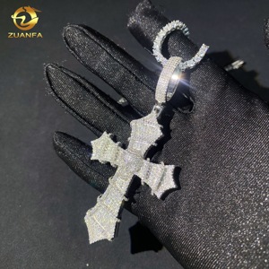 Pendentif en argent 925 serti de diamants de moissanite VVS, bijoux hip-hop de qualité supérieure, testé au diamant, pendentifs en forme de croix - Product Image 1