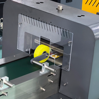 Machine d'emballage de cartes PVC pour cartes à collectionner, avec distributeur à friction et alimentateur de cartes, pour rouleaux de film et de papier