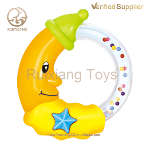 Mejor Venta de botellas de leche de plástico de embalaje personalizado bebé sonajero conjunto con campanas de mano sonajeros recién nacido dentición juguete Ideas de regalo - Product Image 3