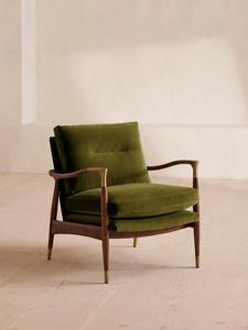 أريكة غرفة معيشة مصنوعة يدويًا من الخشب الصلب بتصميم بسيط قابل للتخصيص، كرسي فردي من القطيفة - Product Image 6