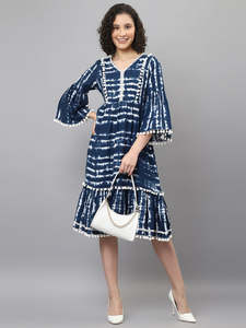 Vestido midi acampanado de rayón con efecto tie-dye y mangas farol para mujer, con decoración de pompones - Ideal para fiestas, ocasiones festivas, casual y elegante. - Product Image 1