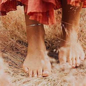 स्वादिष्ट गहने 14k सोने की प्लेटेड साधारण ग्रीष्मकालीन समुद्र तट सुंदर छोटी डिस्क श्रृंखला के कंगन - Product Image 6