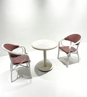 Ensemble table et chaises de salle à manger VANGARDEN en pierre frittée légère pour extérieur, résistant à l'eau, commercial, personnalisable pour villa, cour, résistant à l'usure
