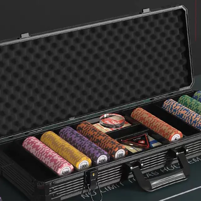 Caja de aluminio pequeña de caoba negra de fábrica personalizada para caja de fichas de póker 500 para placas de casino