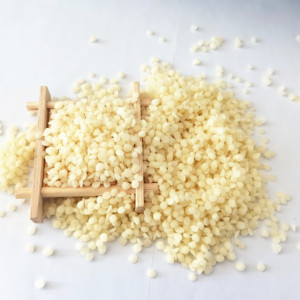 Pellets de <span class=keywords><strong>cire</strong></span> <span class=keywords><strong>d</strong></span>'<span class=keywords><strong>abeille</strong></span> biologique 1 kg par sac - Idéal pour la fabrication de bougies, les soins de la peau, les lotions DIY et les artisanat - Product Image 6