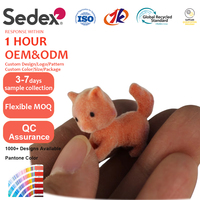 Mini figurine de chat floquée avec lit pour animaux en plastique, marque TK TOYS, portable, couleur et logo personnalisables, cadeau capsule œuf pour jeu d'imitation pour enfants