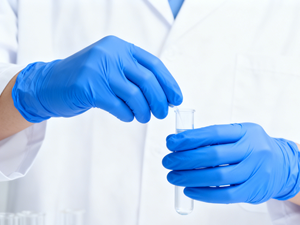 Sarung Tangan Pemeriksaan Nitril Biru dan Hitam Bebas Bubuk Medis Sarung Tangan Nitril Kelas Makanan Ukuran Kecil Sedang dan Besar. - Product Image 3