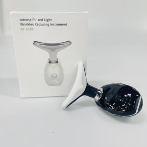 Private Label 7-Farben Elektrisches Nackenmassagegerät 500mAh Wiederaufladbares Gesichtsstraffungsgerät Tiefengewebe-Gesichtsmassagegerät - Product Image 6