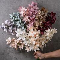 Tige d'orchidée cymbidium artificielle CL39011, 85 cm de haut, élégante orchidée avec 17 fleurs réalistes pour la décoration moderne de la maison