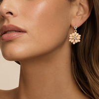 Anting-anting wanita Mylove Custom Jewelry, antialergi, elegan, berlapis emas 18K, kuningan, enamel, bunga, zircon CZ, dengan paku perak.