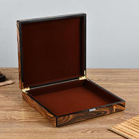 Boîte de rangement carrée en MDF grain de bois brillant de luxe, avec charnière dorée et doublure en velours, pour bijoux, vente en gros