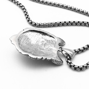 Yunnique – collier avec pendentif tête de loup en acier inoxydable, incrustation de turquoise, cadeau pour hommes - Product Image 3
