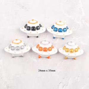 Encantos de cabujón de resina con diseño de <span class=keywords><strong>astronauta</strong></span> de transbordador espacial de espalda plana de estilo Artificial para uso de recuerdo Tema de planeta inspirado - Product Image 3