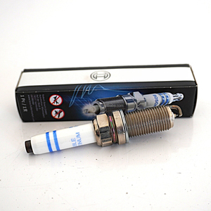 Nuova Candela Platino Originale di Marca 0241245673 95890560100 06K905601A 06K905621 per AUDI A4 SKODA <span class=keywords><strong>Octavia</strong></span> Macan VW Jetta - Product Image 2